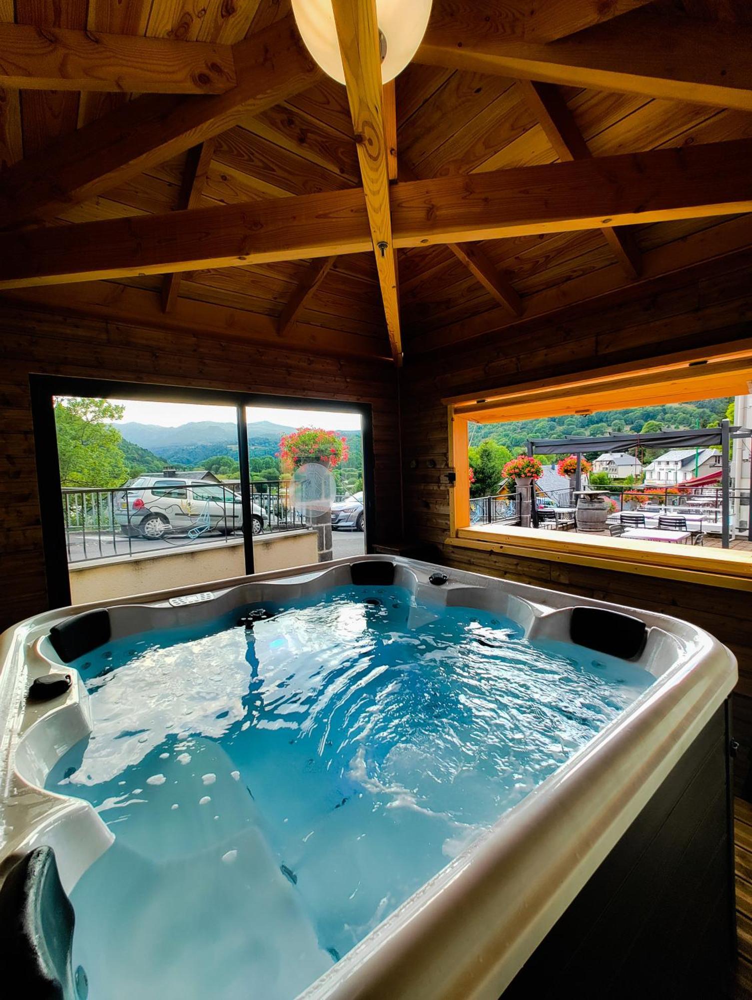 Logis Hotel Le Beau Site Chambon-sur-Lac Eksteriør bilde