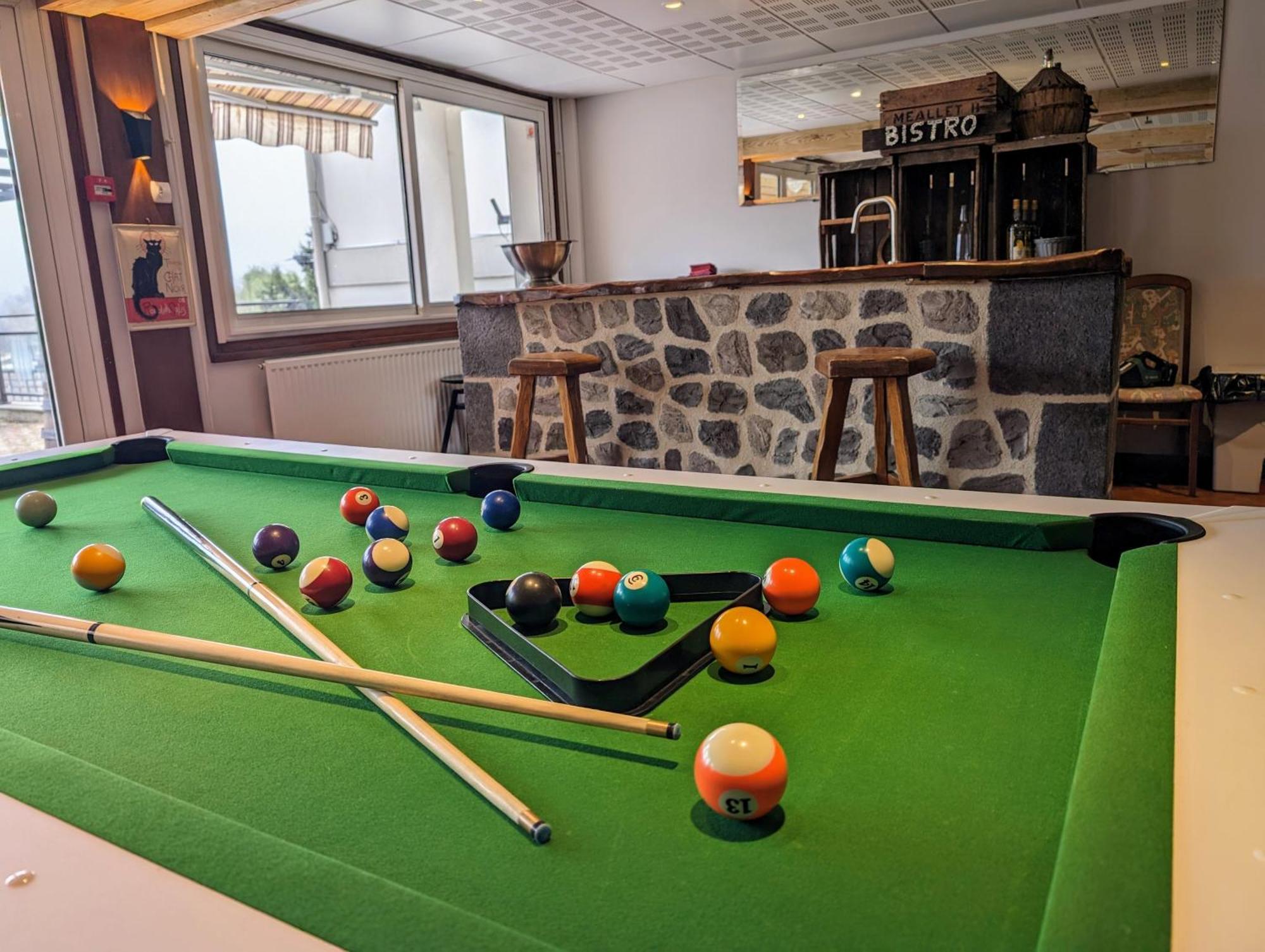 Logis Hotel Le Beau Site Chambon-sur-Lac Eksteriør bilde