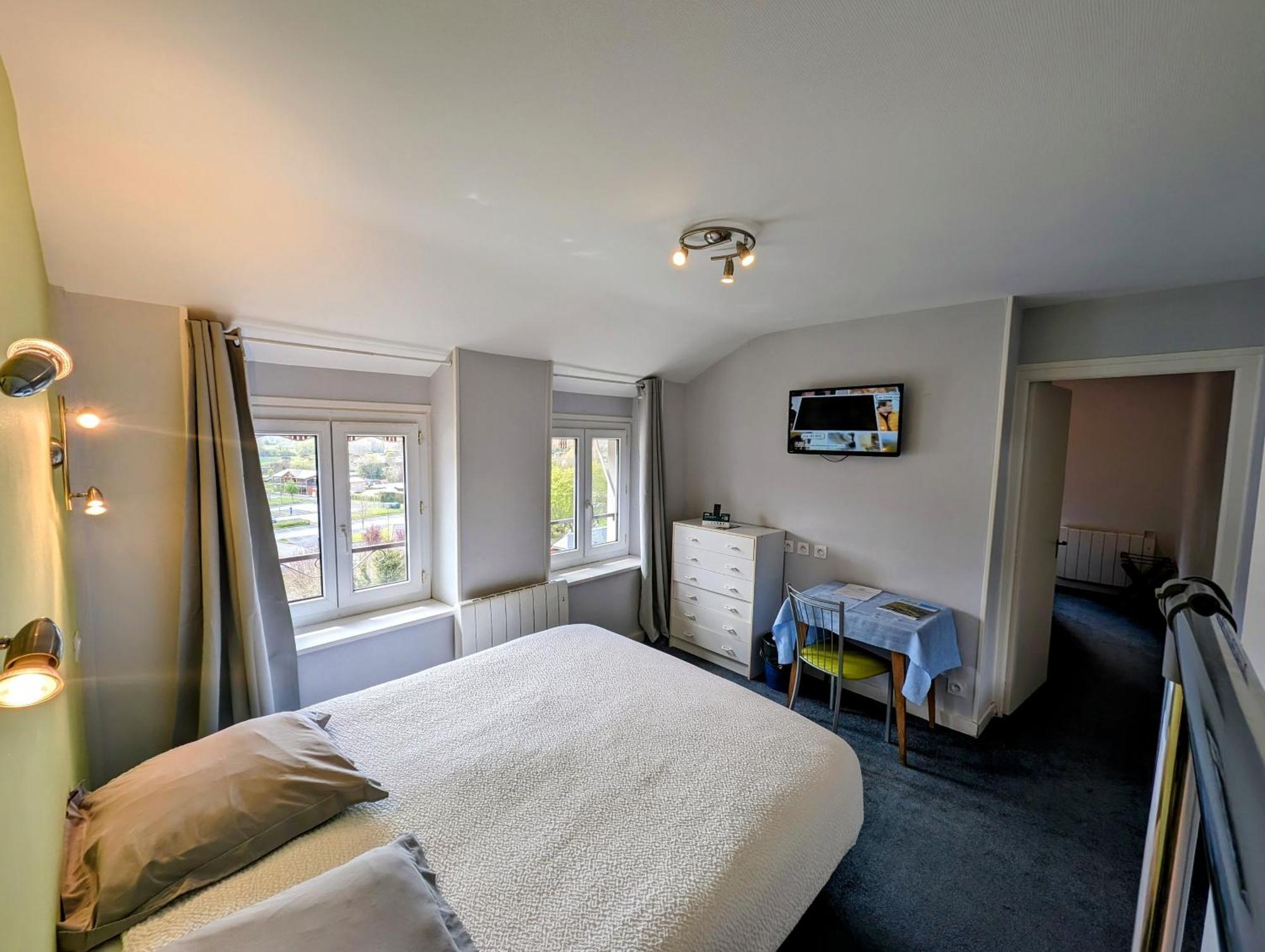 Logis Hotel Le Beau Site Chambon-sur-Lac Eksteriør bilde
