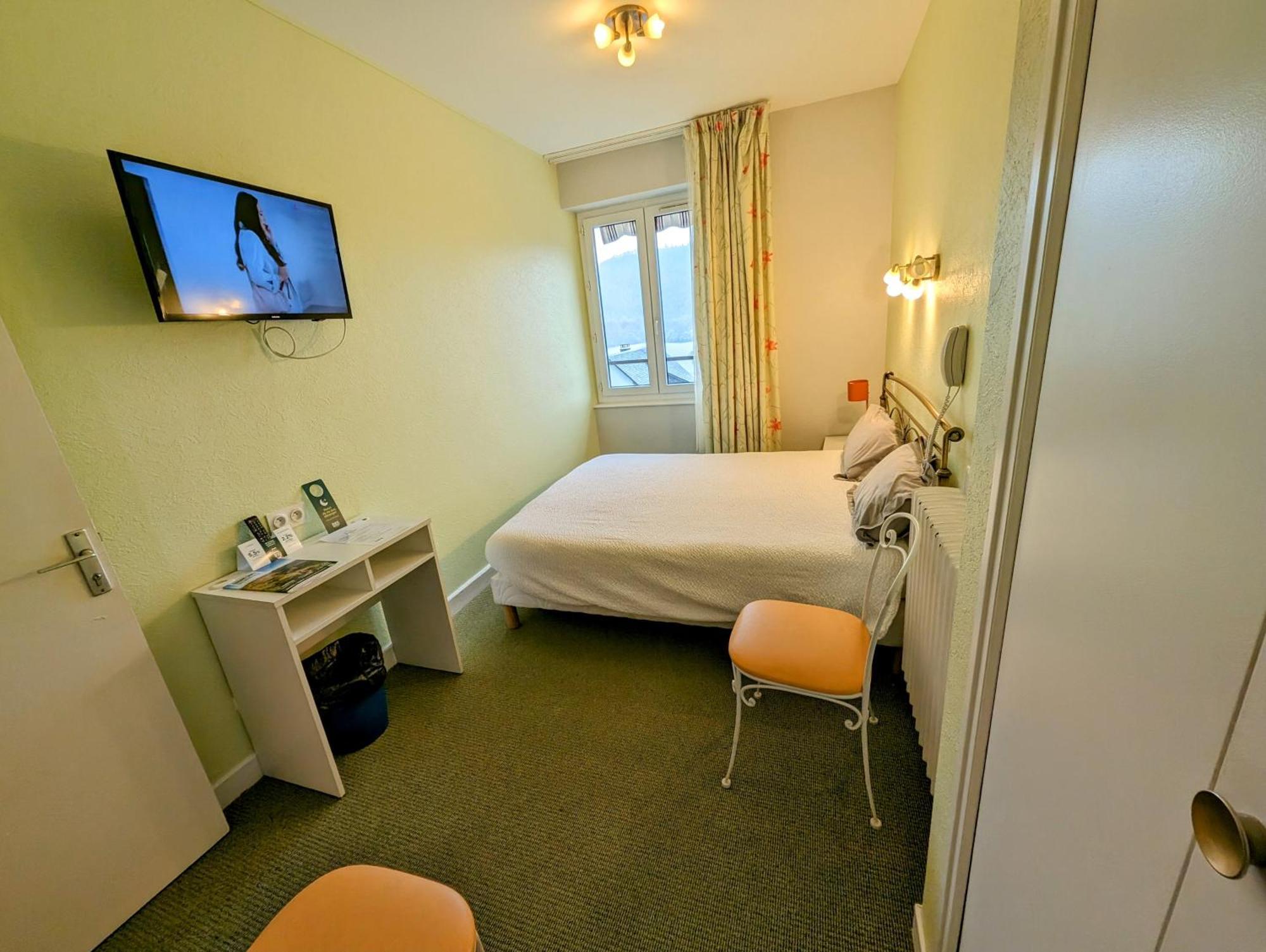 Logis Hotel Le Beau Site Chambon-sur-Lac Eksteriør bilde