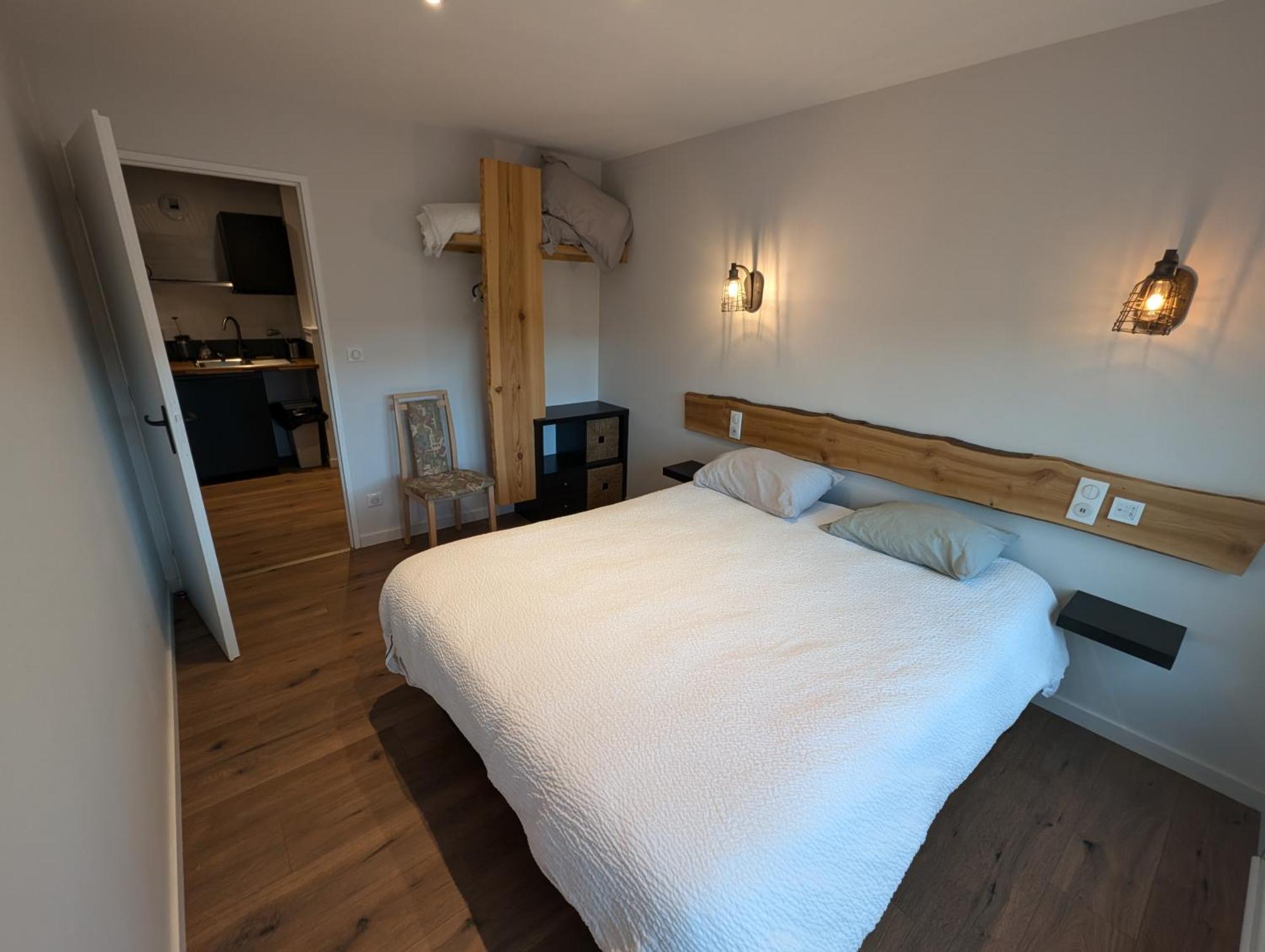 Logis Hotel Le Beau Site Chambon-sur-Lac Eksteriør bilde