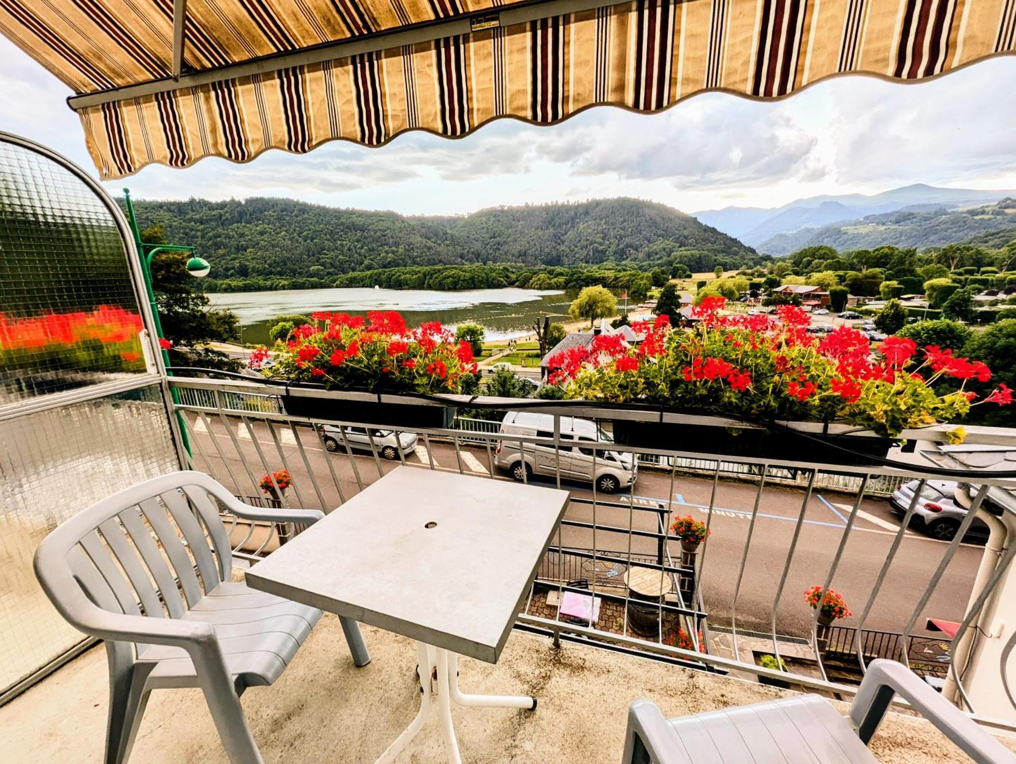 Logis Hotel Le Beau Site Chambon-sur-Lac Eksteriør bilde