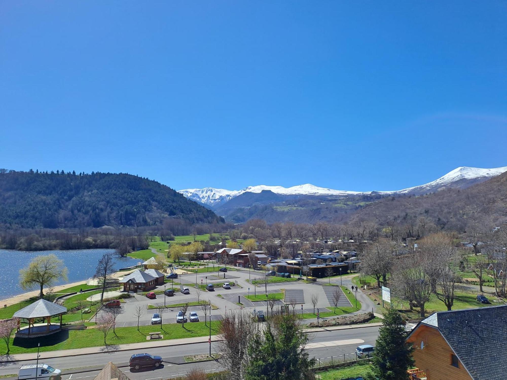 Logis Hotel Le Beau Site Chambon-sur-Lac Eksteriør bilde