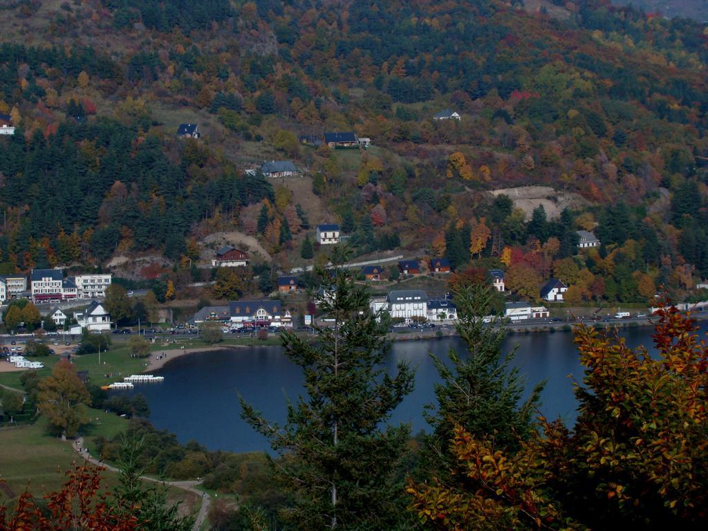 Logis Hotel Le Beau Site Chambon-sur-Lac Eksteriør bilde