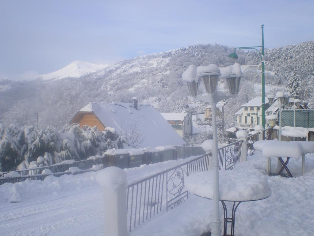 Logis Hotel Le Beau Site Chambon-sur-Lac Eksteriør bilde