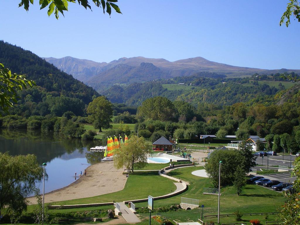 Logis Hotel Le Beau Site Chambon-sur-Lac Eksteriør bilde